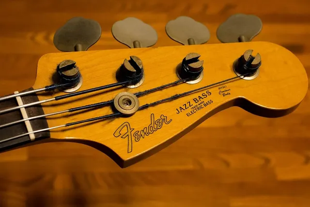 DF413 4 String Electric Bass