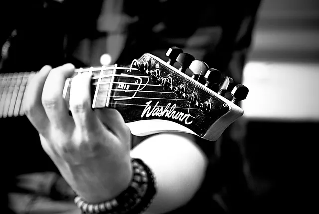 Simple Black Guitar Strap
